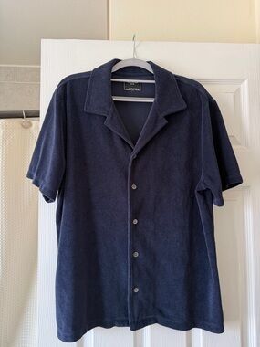Men’s Todd Snyder, navy short sleeve button down in Terry cloth size medium